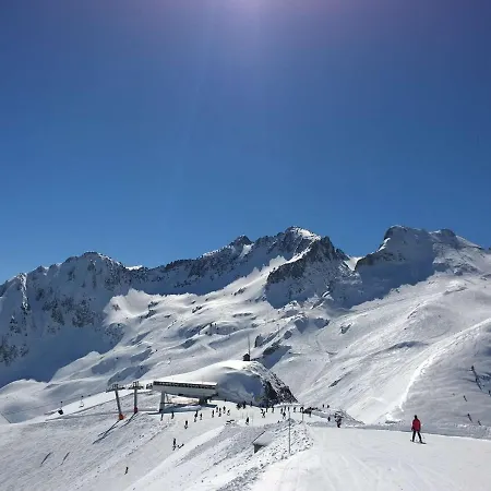 Apartment T2 Confortable, 4 Pers., Garage, Wifi, Bareges, Proche Thermes Et Ski-bus - Fr-1-403-97 *